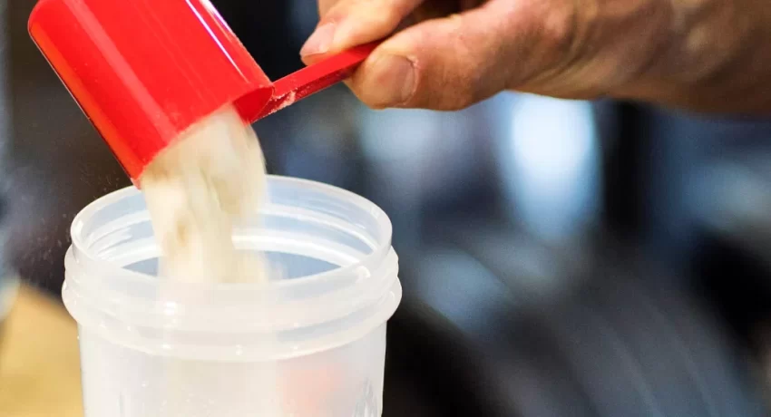 Proteína de suero de leche: ¿Por qué elegir este suplemento y qué debes tener en cuenta?